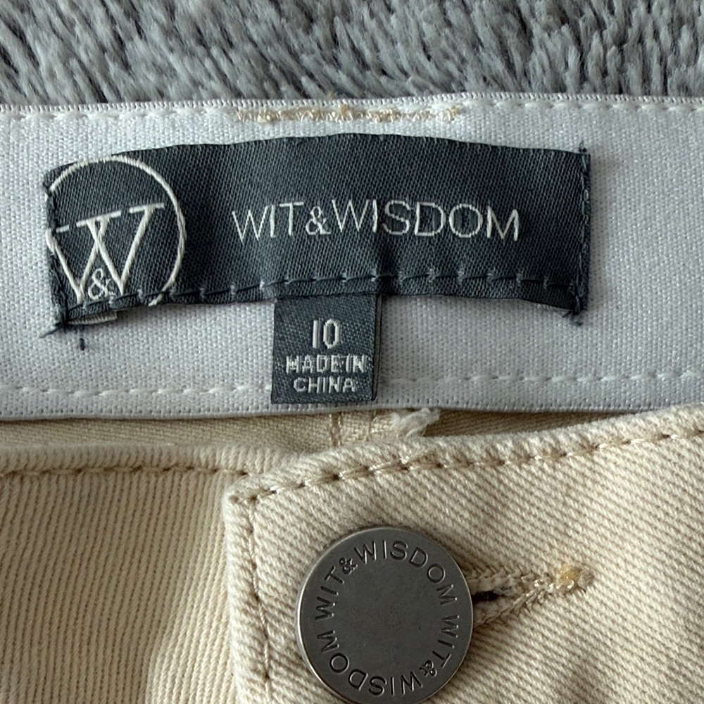Wit & Wisdom Women's Boot Cut Jeans in Cream - Picture 3 of 4